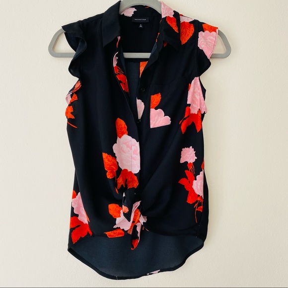 Who What Wear Black Floral Sleeveless Button Front Chest Pocket Ruffle Blouse - Picture 4 of 6